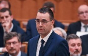Sv&eacute;d Tam&aacute;s, az Eg&eacute;szs&eacute;g&uuml;gyi Miniszt&eacute;rium parlamenti &aacute;llamtitk&aacute;ra  (Fot&oacute;: MTI/Bruz&aacute;k No&eacute;mi)