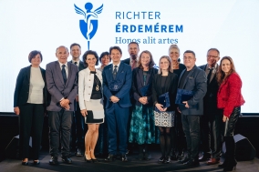 A díjazottak és a zsűri (Fotó: Richter)