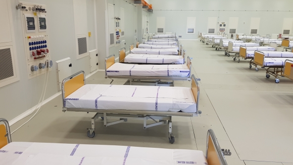 ELI-ALPS lézeres kutatóközpont területén elhelyezett ágyak (Fotó: SZTE)