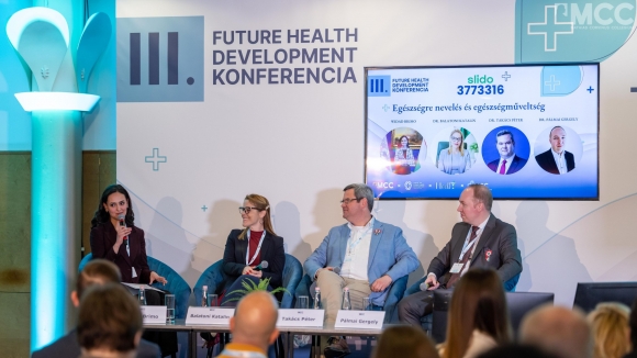 Egészségre nevelés és egészségműveltség az oktatásban – kerekasztal beszélgetés az MCC III. Future Health Development Konferencián (Fotó: Balatoni Katalin hivatalos Facebook-oldala)  