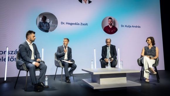 A kerekasztal-beszélgetés résztvevői a nagykanizsai rendezvényen (Fotó forrása: Dr. Kulja András hivatalos Facebook-oldala)