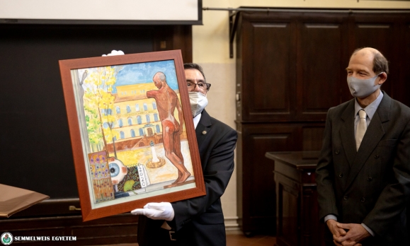 Ajándékát egy festményt is átadtak a leköszönő igazgatónak, amelyet Nemcsics Endre készített. (Fotó: Kovács Attila, Semmelweis Egyetem)