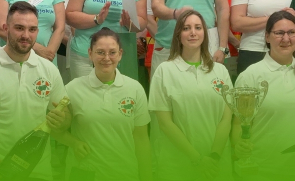 A győztes csapat: Oravecz Eszter Dalma, Kiliti Máté, Csordás Viktória, Kugler Anna Diána (fotó: MESZK hivatalos Facebook-oldala)