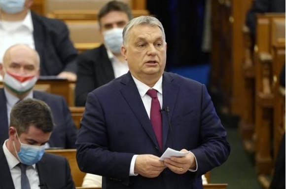 Orbán Viktor miniszterelnök a pártok képviselőinek felszólalására válaszol napirend előtt az Országgyűlés idei első ülésén 2021. február 15-én. MTI/Koszticsák Szilárd