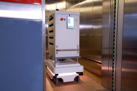 A dániai kórházakban széles körben használják az MiR100 robotjait szállításra. Forrás: MiR