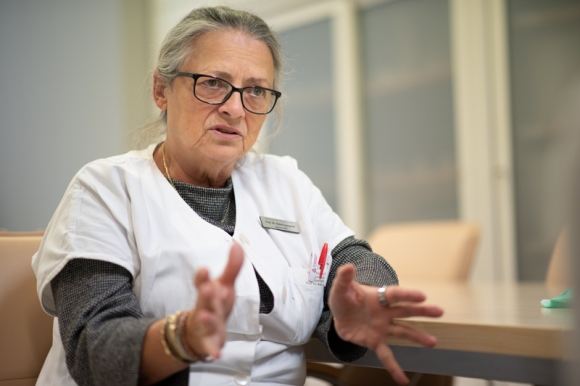 Dr. Bata Zsuzsanna bőrgyógyász, allergológus és klinikai immunológus szakorvos, az SZTE SZAKK Bőrgyógyászati és Allergológiai Klinika igazgatóhelyettese (