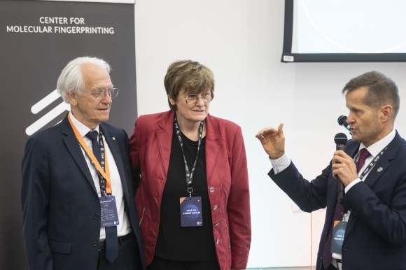 Krausz Ferenc, Karikó Katalin és Gérard Mourou (j-b) a CMF Summit 2024 - A betegségprofilozás élvonalában című tudományos konferencián (Fotó: MTI/Szigetváry Zsolt)