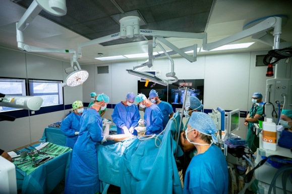 Az első CORI robotasszisztált csípőprotézis-műtét a Szegedi Tudományegyetemen (Fotó: Kovács-Jerney Ádám/SZTE)