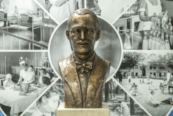 Heim Pál mellszobra (Fotó: MGYT)