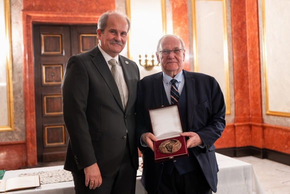 Prof. Dr. Koller Ákos