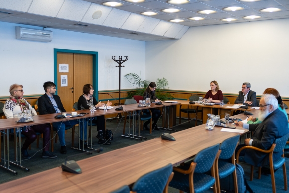 Egyeztetés a szakdolgozói bérekről (Fotó: Takács Péter hivatalos Facebook-oldala)