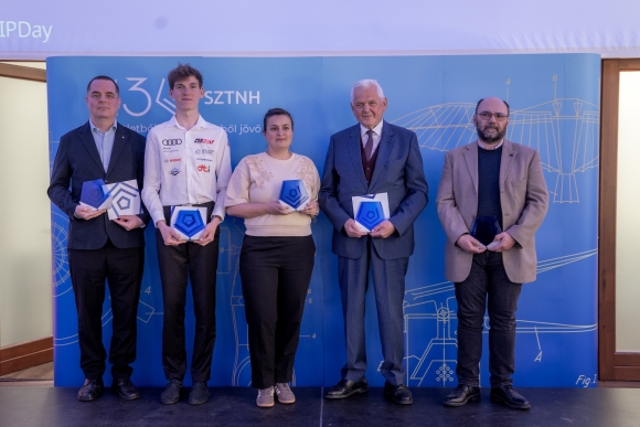 Millenniumi Díj díjazottak – b-j: Dr. Basa Péter, Optikai Méréstechnológia Divízió vezető (SEMILAB Félvezető Fizikai Laboratórium Zrt.), Vojnits Gergely csapatvezető (Arrabona Racing Team), Lukács Katalin (Gyerünk, anyukám! program), Dr. Takács István ügyvezető igazgató (Szerencsi Bonbon Kft.), Domonkos Csaba ipari örökség főosztályvezető (MMKM Műszaki Tanulmánytár) (Fotó: SZTNH/Plette Péter)