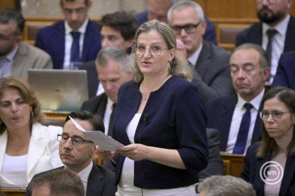 Porpáczy Krisztina, az Egészségügyi Minisztérium alapellátásért és integrált ellátásért felelős államtitkára (Fotó: MTI/Szigetváry Zsolt)