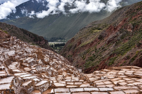 Salinas de Maras, man-made salt mines in the Sacred Valley near Cusco, Peru (Forrás:123rf)