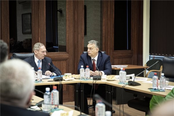 Orbán Viktor az operatív törzs ülésén / Fotó. MTI/Miniszterelnöki Sajtóiroda/Fischer Zoltán