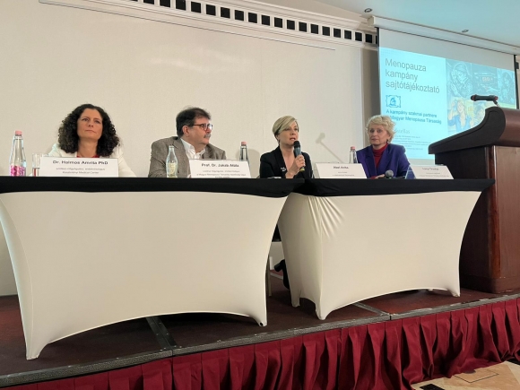 A Magyar Menopausa Társaság (MMT) és az Astellas közös, „Agent Menopause” elnevezésű figyelemfelhívó kampányának szerdai sajtótájékoztatója (Foto: PR-Ego Communications)