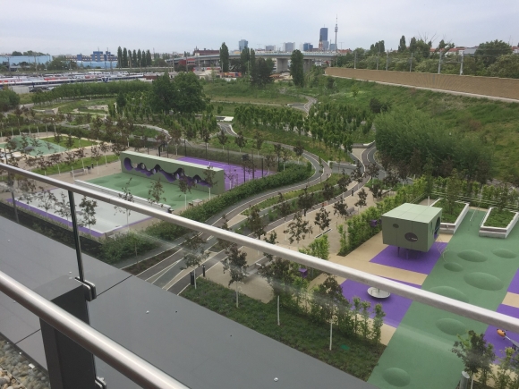 Bécs új kórházánál 47 ezer négyzetméternyi parkosított terület segíti a gyógyulást © Eurocomm-PR