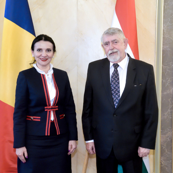 Kásler Miklós hivatalában fogadta Sorina Pintea román egészségügyi minisztert (Fotó: Bartos Gyula, kormany.hu)