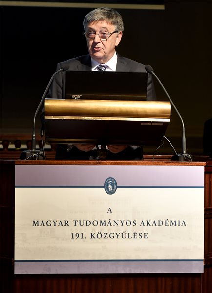 Lovász László, a Magyar Tudományos Akadémia (MTA) elnöke megnyitó beszédet mond a testület 191. közgyűlésén az MTA fővárosi székházában 2019. május 6-án. MTI/Illyés Tibor